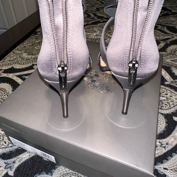 Vince Camuto heels - Picture 2 of 6